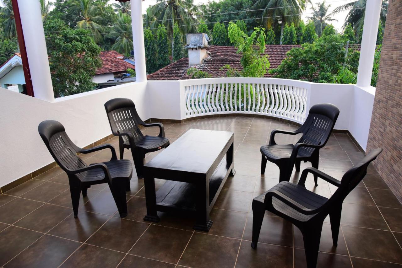 Airport Blessings Villa Katunayaka Bagian luar foto